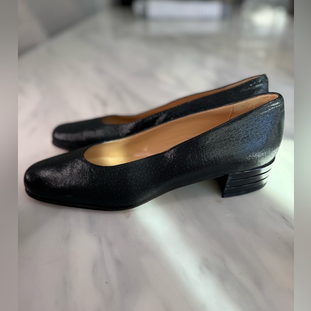 Saks Fifth Avenue Women’s size 9 block heel